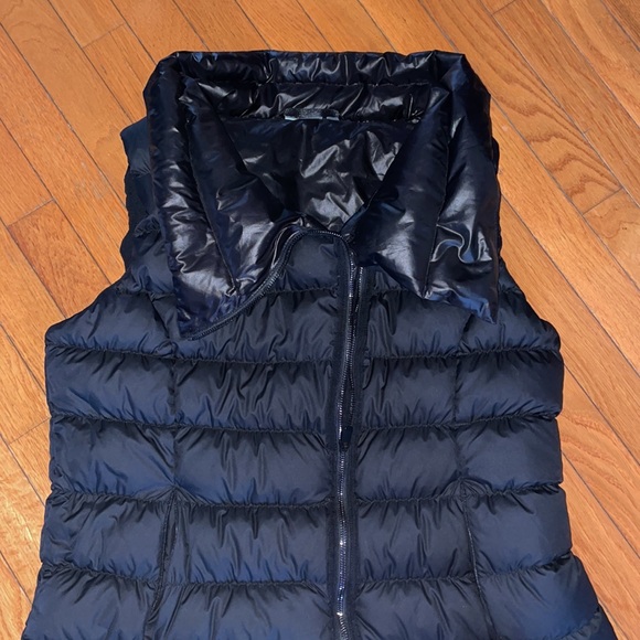 Athleta puffer vest navy Size XL - Picture 3 of 4